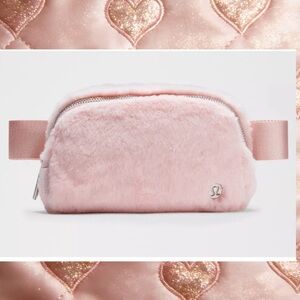 Lululemon‎ Everywhere Belt Bag Strawberry Milkshake Plush Fleece 1L NEW pink